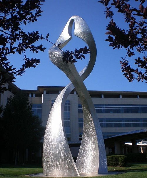 不銹鋼雕塑優(yōu)點(diǎn)的優(yōu)點(diǎn)有哪些